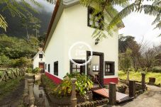 Cottage in Porto Moniz - Retiro na Natureza by Madeira Sun Travel