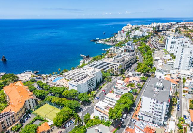  in Funchal - Lido Sunrise Apartment by Madeira Sun Travel